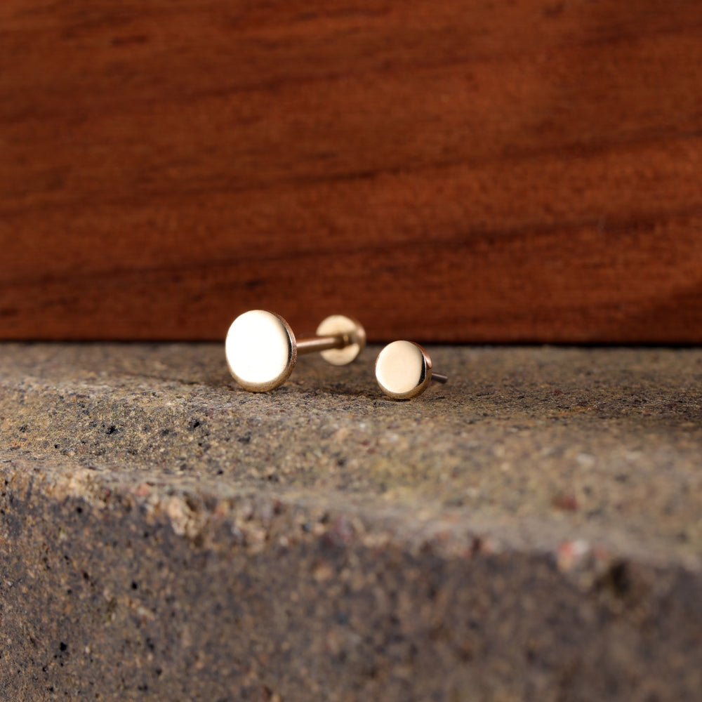 
                    
                      Flat Back Earring
                    
                  